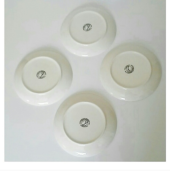 4 Varied Martini Plate Set - Picture 6 of 8